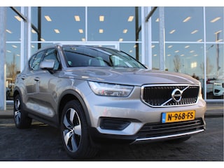 Volvo XC40 T2 Automaat Momentum Business | Trekhaak | Adapt. Cruise | Verw. Stoel & stuurwiel | Camera | DAB