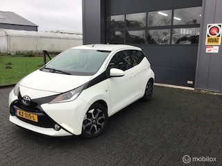Toyota Aygo 1.0 VVT-i x-play.NL auto.Zeer netjes!Dealer ond.