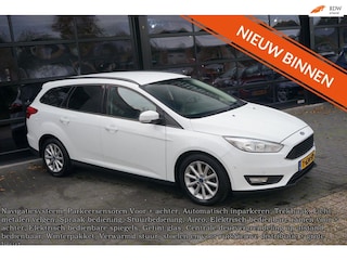 Ford Focus Wagon 1.0 Lease Edition, PDC, Navi, Airco, Winterpakket, trekhaak