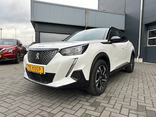 Peugeot 2008 1.2 PureTech Allure Aut. Navi. Camera