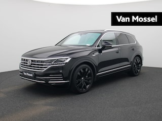Volkswagen Touareg Elegance 3.0 TSi eHybrid 4MOTION 381 PK | Automaat | Plug-In | Trekhaak | Panoramadak | Leder | Luchtvering | LED Matrix | Head-Updisplay | Dealer Onderhouden