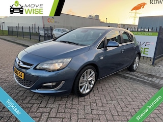 Opel Astra 1.4 120pk Turbo Sport | Sportuitvoering ! | 5 Drs | Trekhaak Afnb. | Cruise | Airco | PDC |