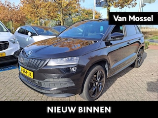 Skoda Karoq 1.5 TSI ACT Sportline Business 150 PK | LED Koplampen | Apple Carplay/Android Auto | Climate Control | Achteruitrijcamera | Cruise Control | Stoel + Stuur verwarming | Privacy Glass | Sportstoelen | Keyless-Entry | Parkeersensoren | Lichtmetalen velgen |