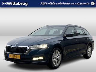 Skoda Octavia Combi 1.0 e-TSI Business Edition / Navigatie / Parkeer sensoren V+A /  Zwenkbare trekhaak / Fabrieksgarantie 2028 /