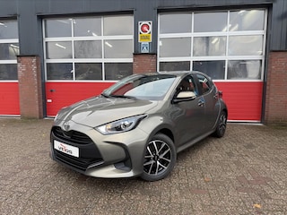 Toyota Yaris 1.5 Hybrid 115 Active, 16inch LM VELGEN, Stoel + Stuur verwarming, Carplay, Camera
