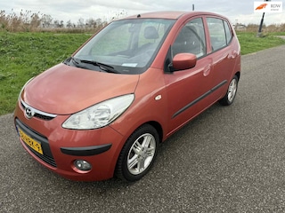 Hyundai i10 1.1 i-Catcher incl achteruitrij camera !