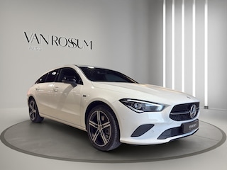 Mercedes-Benz CLA Shooting Brake 250 e Luxury Automaat | Comfortstoelen | Sfeerverl | 17"Velg | Camera | Volledig digitaal |