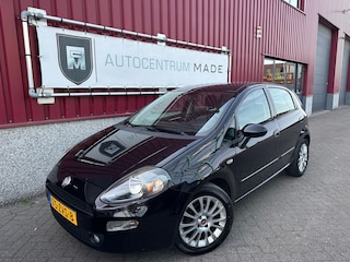Fiat Punto Evo 0.9 TwinAir Easy // 140 DKM NAP // Clima // Navi // Trekhaak