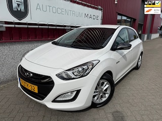 Hyundai i30 1.6 GDI Go! // Clima // PDC // Cruise C // Navi