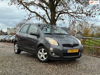 Toyota Yaris 1.3 VVT-i Aspiration | Automaat + Airco Nu € 3.975,-!!!