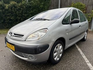Citroën Xsara Picasso 2.0i-16V Différence AUTOMAAT | TREKHAAK | AIRCO