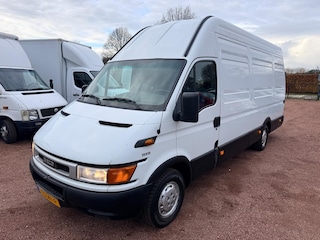 Iveco Daily L3H3 Auto / Motorsport Camper