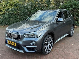 BMW X1 XDRIVE 20i HIGH EXECUTIVE THAAK/PANO/HLEER/HUP/LED/HARMAN KARDON