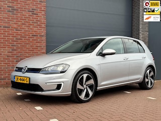 Volkswagen Golf NL-Auto | 18" LMV | Apple CarPlay | Cruise Control | Climate Control