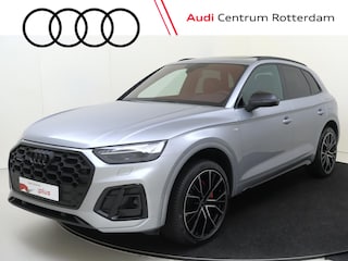 Audi Q5 55 TFSI e S edition Competition | Panoramadak | Trekhaak | Achteruitrijcamera | 3-zone airco | Dodehoek detectie | Keyless | LED matrix verlichting | Stoelverwarming |