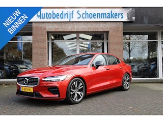 Volvo S60 2.0 T4 R-Design CAMERA LEER CARPLAY MEMORY TREKHAAK-ELEC. STOELVERW. DAB ZWARTE-HEMEL HARMAN&KARDON 2xELEC.VERST.STOELEN 18"LMV ENZ!