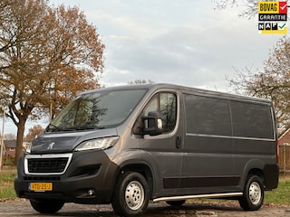 Peugeot Boxer 330 2.2BlueHDi 140PK L2H1Premium|NAP|airco|cruise|achteruitrijcamera|navi|trekhaak|bluetooth|elektrisch pakket|EURO6