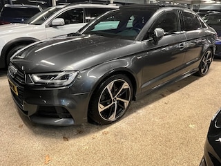 Audi A3 Limousine 35 TFSI Advance Sport S-LINE | PANO DAK| Virtual cockpit | Matrix verlichting | B&O Audio | Trekhaak | S-line Sportpakket | occasion