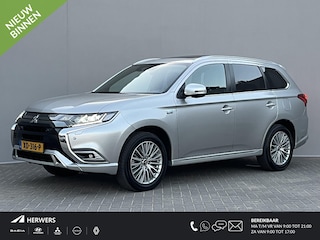 Mitsubishi Outlander 2.4 PHEV Instyle / Trekhaak (Trekgewicht 1.500kg) / Elektrisch Glazen Schuif- en Kanteldak / Navigatie via Apple Carplay & Android Auto / Stuur- en Stoelverwarming / Rondomzicht camera / Keyless Entry & Start / Adaptieve Cruise Control / Climate Control / Elektrische Achterklep