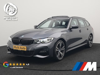 BMW 3-serie Touring 320e M Sport Plug In Hybrid 204pk Dealer O.H. PHEV | Trekhaak Af Fabriek | Panodak | Camera | Adaptief Onderstel | 19"L.M | Alcantara Sportstoelen Memory & Verwarmd | Sfeerverlichting | Apple Carplay | Keyless | Navigatie | DAB |