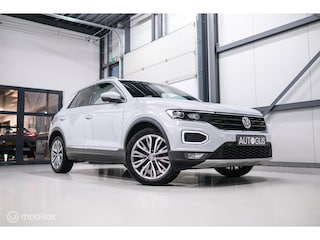 Volkswagen T-Roc 1.5 TSI Sport | Virtual cockpit | Adaptive | Camera | Sportstoelen | schakelflippers | Stoelverwarming | LED |