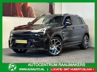 Lynk & Co 01 1.5 ZWARTE HEMEL 6.6 KW 100 STUKS OP VOORRAAD ! VOL OPTIES ! 360 CAMERA ADAPTIVE CRUISE CONTROL PANORAMA SCHUIF/KANTELDAK APPLE CARPLAY/ANDROID RIJSTROOKSENSOREN ZEER MOOI !! NIEUW BINNEN