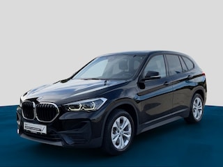 BMW X1 xDrive25e SPORTLINE ** LED, NAVI+, PANORAMA, KEYLESS, CAMERA, SPIEGELPACK, PRIVACY  ** 1e EIG - UNFALLFREI ** ** INFORMEER OOK NAAR ONZE AANTREKKELIJKE FINANCIAL-LEASE TARIEVEN **
