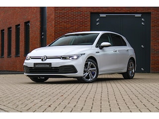 Volkswagen Golf 1.5 eTSI Style | Memory | Massage | Camera | IQ Light