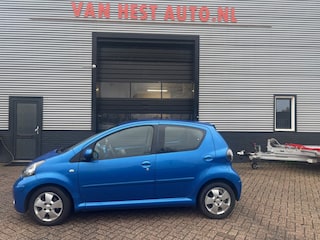 Toyota Aygo 1.0-12V Dynamic Blue 3 MND GAR | AIRCO | SPORTVELGEN | ELEK RAME