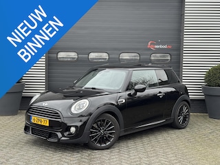 Mini Cooper 1.5 | Panoramadak | Navigatie | Lederen Bekleding | Xenon | Lichtmetalen Velgen |