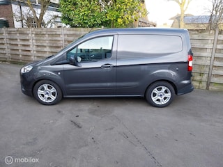 Ford Transit Courier 1.5 TDCI Limited zeer compleet