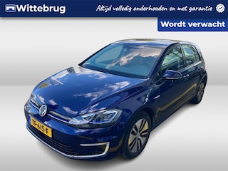 Volkswagen Golf E-dition / Leder Vienna / Navigatie / App connect / Warmtepomp / Stoelverwarming / Parkeersensoren V+A /