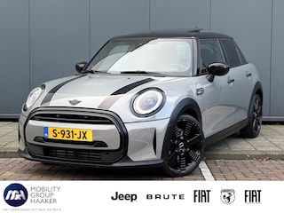 Mini Cooper 1.5 Camden Plus Edition Panoramadak I Navigatie I Apple carplay/Android auto I Stoel verwarming I Stuur verwarming I