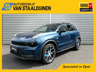 Lynk & Co 01 1.5 Plug-in Hybrid | Stoelverwarming | Schuif-/kanteldak | Navigatiesysteem | Parkeersensoren voor | Parkeersensoren achter |