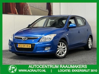 Hyundai i30 1.6i DYNAMIC LUXE AIRCO LICHT METALEN VELGEN ZEER GOED ONDERHOUDEN !!!