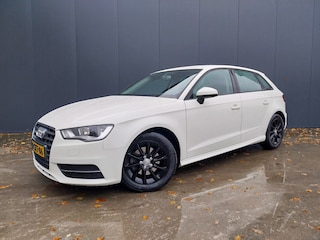 Audi A3 Sportback 1.6 TDI ultra Attraction Pro Line NAVI CRUISE AIRCO