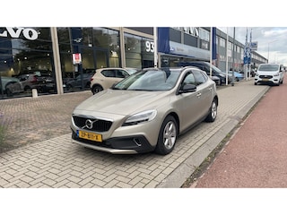 Volvo V40 1.5 T3 Polar+ Luxury | Panoramadak | Parkeercamera Achter | Harman/Kardon Audio | Leder Interieur | Trekhaak | Led Koplampen | Getint Glas Achter |
