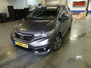 Honda Jazz 1.3 Elegance CVT  trekhaak  4 Seizoenen Banden .Nav .