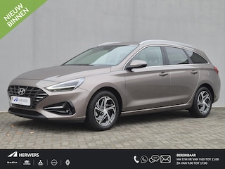Hyundai i30 Wagon 1.0 T-GDi MHEV Comfort Smart Handgeschakeld / Fabrieksgarantie tot 01-2029 / Dealer onderhouden / Stuur en Stoel verwarming / Achteruitrijcamera / Cruise control / Apple Carplay Android Auto / Climate control /