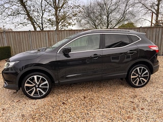 Nissan Qashqai 1.2 Tekna Navigatie & Camera & Panorama & Leder
