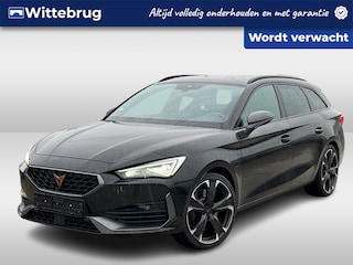Cupra Leon 1.4 e-Hybrid 245PK DSG Performance / Panoramadak / Dodehoek / Parkeersensoren V+A / Camera / Stuur+Stoelverwarming / 19"LMV