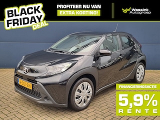 Toyota Aygo 1.0 VVT-i MT 72pk Play BLACK FRIDAY DEAL | Apple Carplay/Android Auto | Parkeercamera | Airco | Cruise control adaptief |