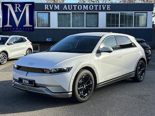Hyundai Ioniq 5 Lounge AWD 77.4 kWh SOH 100% RIJKLAAR! | FABRIEKSGARANTIE HYUNDAI TOT 10-2028| |STOELVERWARMING + VENTILATIE| DEALER OH. |ELEK. ACHTERKLEP| BOSE AUDIO| VOL OPTIES| ACHTERBANK VERWARMD| HEAD-UP