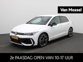 Volkswagen Golf 1.5 eTSI R-Line Edition | 130 PK | Automaat | Navigatie | Draadloze Apple Carplay | Adaptieve cruise control | Climate control | Stuur- en Stoelverwarming | Achteruitrij Camera | Park Assist | Sfeerverlichting | Keyless | Dodehoek sensoren | Black style Pakket |