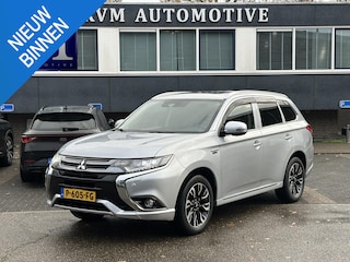 Mitsubishi Outlander 2.0 PHEV Prestige+ VEEL OPTIES!| ELEK. STOEL| ELEK. ACHTERKLEP| STOEL/STUURVERWARMING | AFNEEMBARE TREKHAAK | PANO DAK | ACHTERUITRIJ CAMERA |
