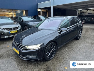 Volkswagen Passat Variant 1.5 TSI Business | Achterbank in delen neerklapbaar | Achteruitrijcamera | Apple Carplay/Android Auto|telefoonintegratie premium