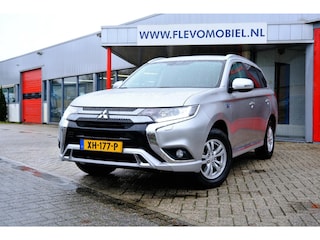 Mitsubishi Outlander 2.4 PHEV Pure AWD Aut. Leder-Alcantara|Clima|Cam|LMV