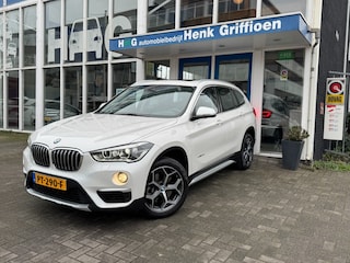 BMW X1 sDrive20i High Executive I Panoramadak I Leer I Stoelverw. I PDC I Xenon