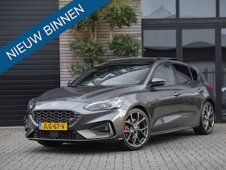 Ford Focus 2,3 EcoBoost ST / Panoramadak / 280 PK / Bang & Olufson / Adaptive Cruise Control / Head up display / Recaro stoelen