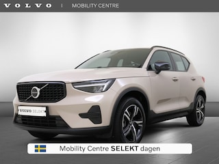 Volvo XC40 B4 Plus Dark | Trekhaak | Dodehoekdetectie | Harman/Kardon |